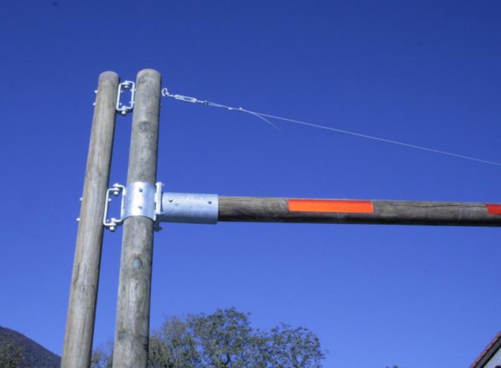 Détail ferrures et câble de contreventement